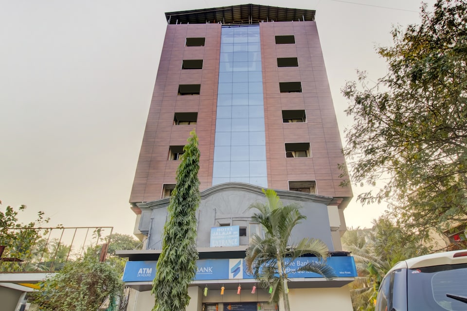 Capital O 77296 Hotel Jalaja Inn, Mumbai Borivali-Dahisar-Mira Road, Mumbai