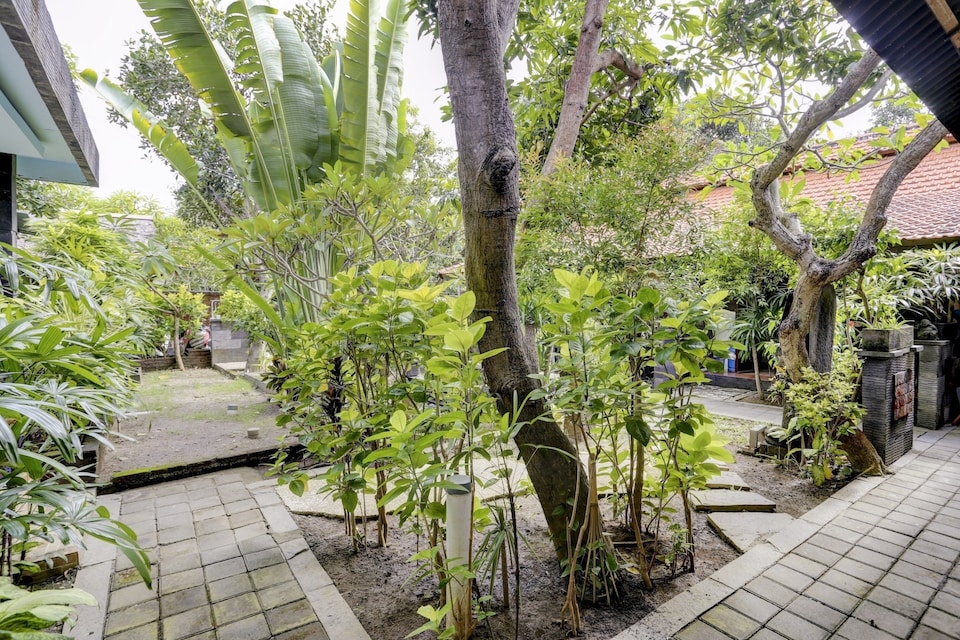OYO 90167 Kubu Gdk Pertiwi, Legian, Bali