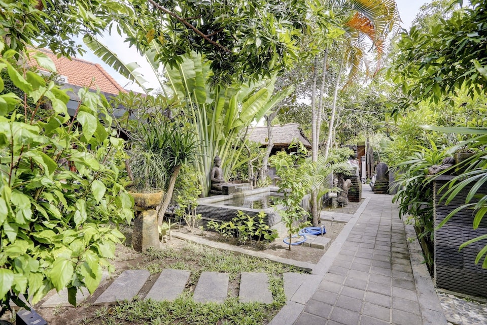 OYO 90167 Kubu Gdk Pertiwi, Legian, Bali