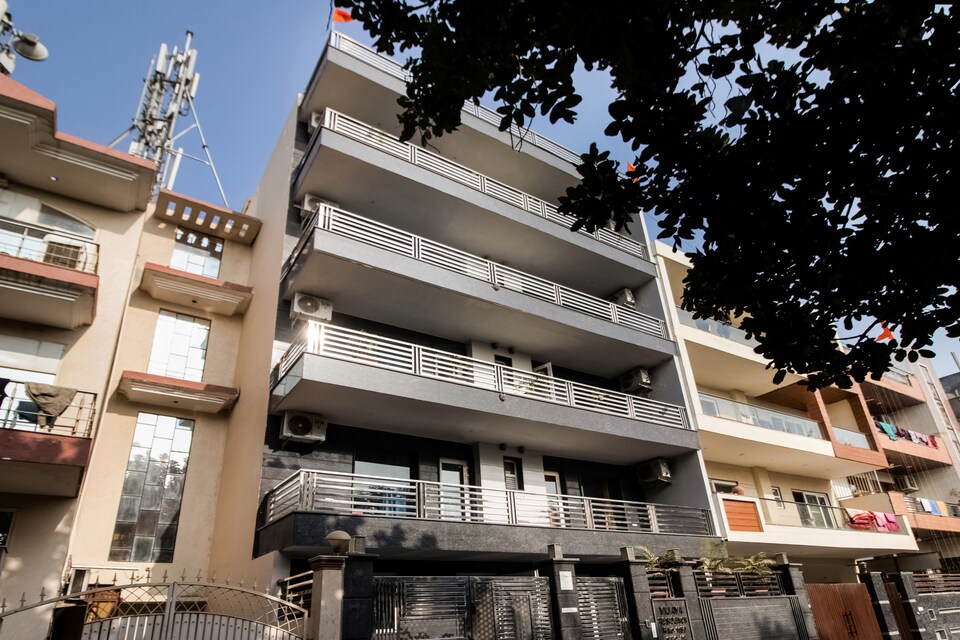 Capital O 77318 Vijay Residency, Medanta, Gurgaon