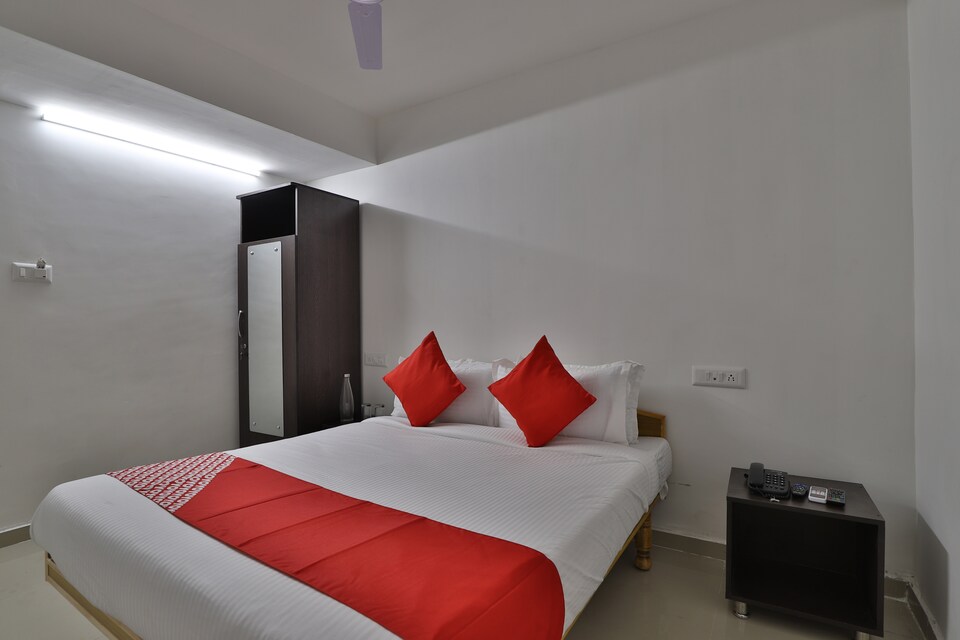 OYO Flagship 77323 Hotel Himalaya Inn  Flagship Ahmedabad  Book    1423