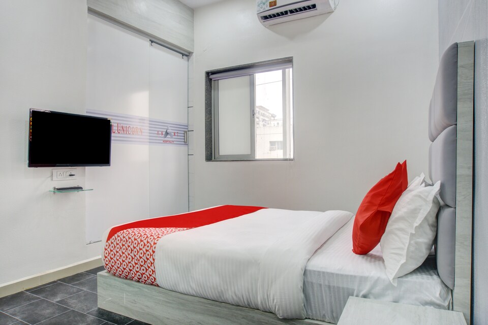 OYO 77337 Hotel Unicorn, Vesu, सूरत