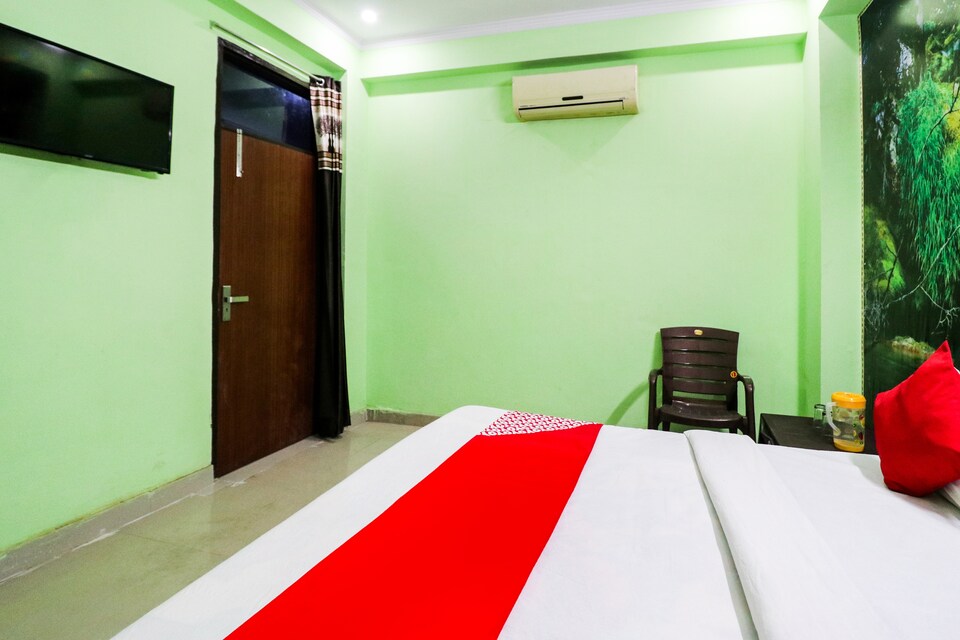 OYO Uday Paradise, Faridabad, Faridabad