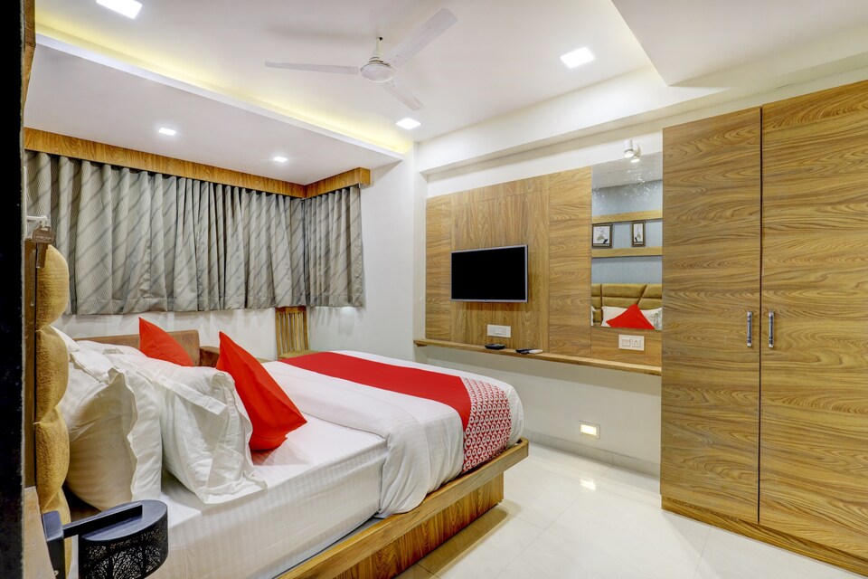 OYO 77355 Hotel Prince Inn, Ajwa Vadodara, Vadodara