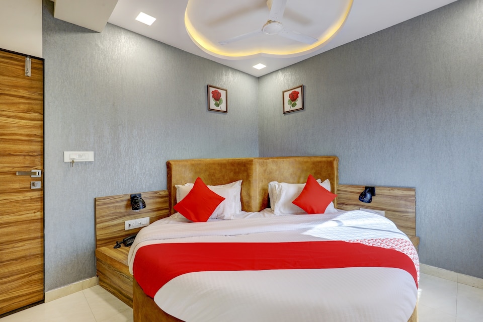 OYO 77355 Hotel Prince Inn, Ajwa Vadodara, Vadodara