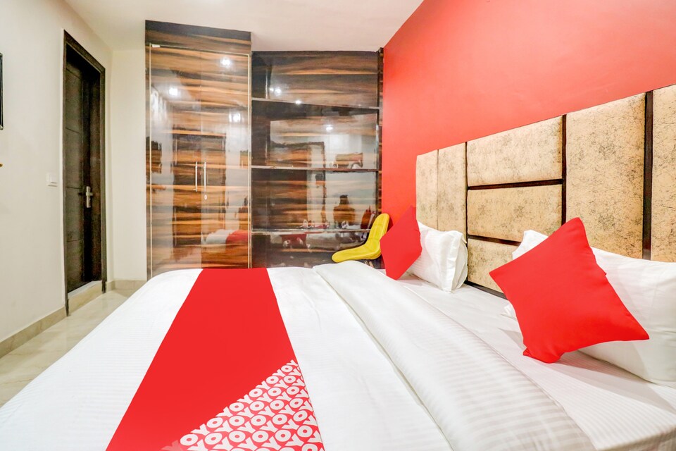 OYO DEL2898 Shree Palace, Saket Delhi, दिल्ली