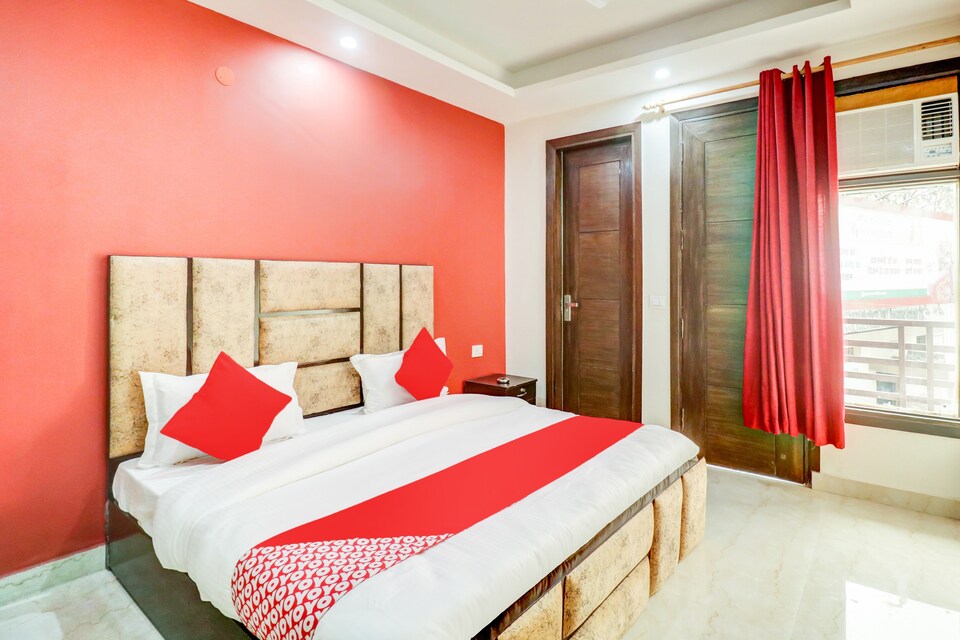 OYO DEL2898 Shree Palace, Saket Delhi, दिल्ली