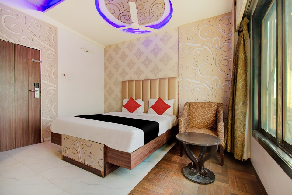 OYO 77407 Hotel Sai Dharam Palace, Shirdi, Shirdi