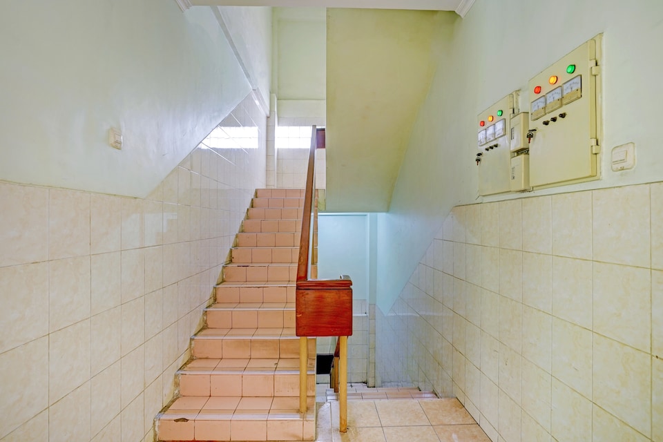 OYO 90177 Hotel Pahlawan, Genteng, Surabaya