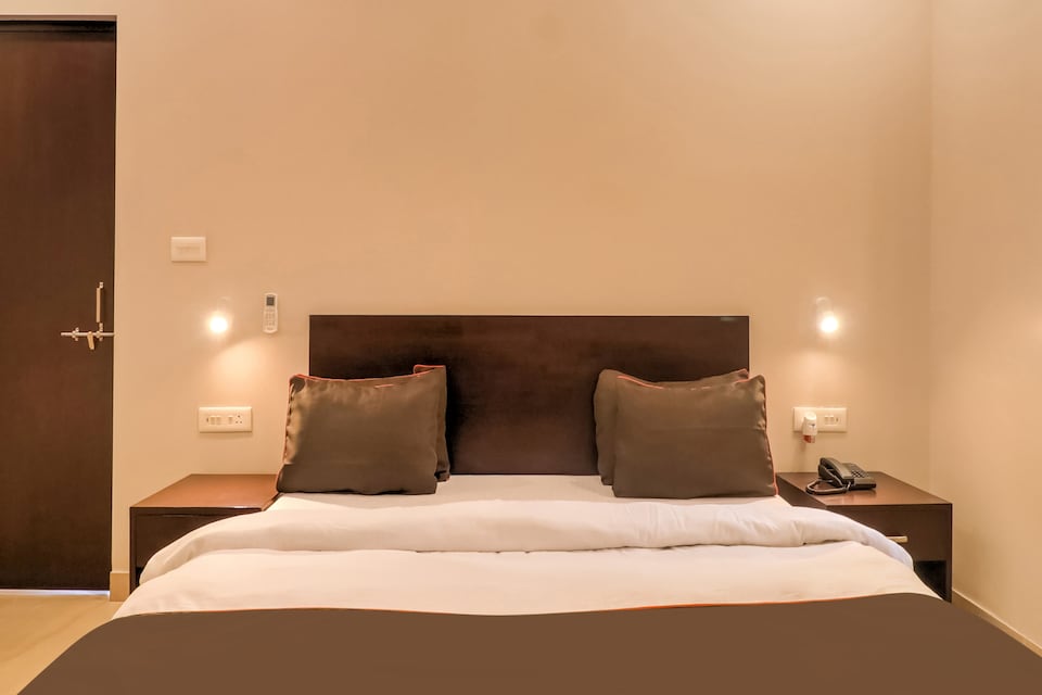 Super Townhouse Amaraa Farms Near LuLu Hypermarket, Gomti Nagar Extension Lucknow, Lucknow