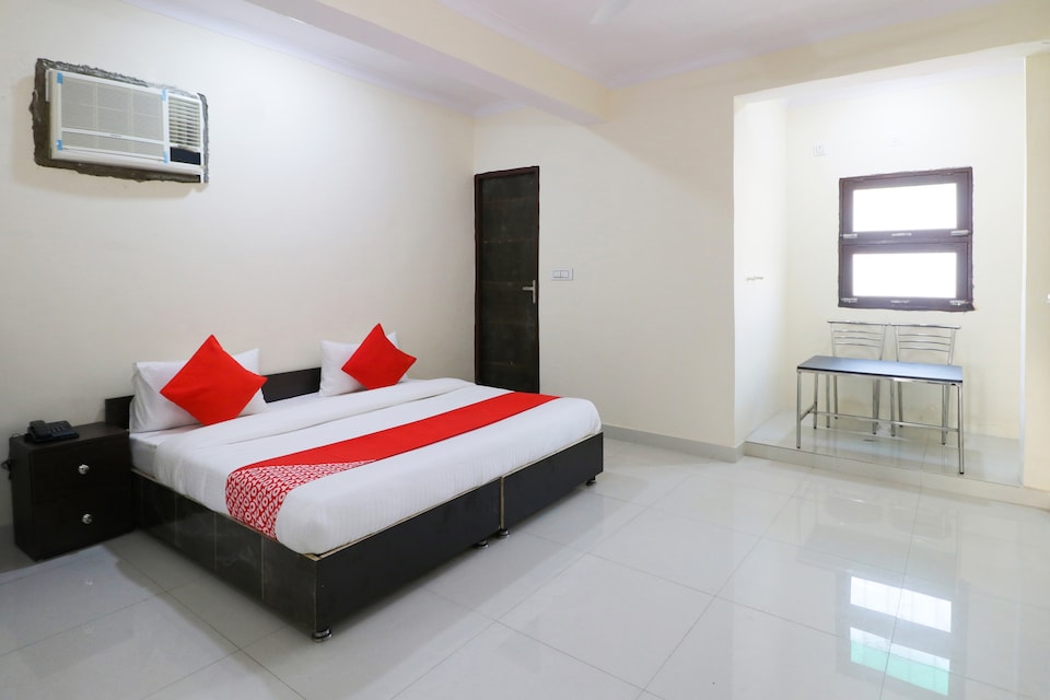 OYO DEL2900 Lal Guest House, Paschim Vihar Delhi, Delhi