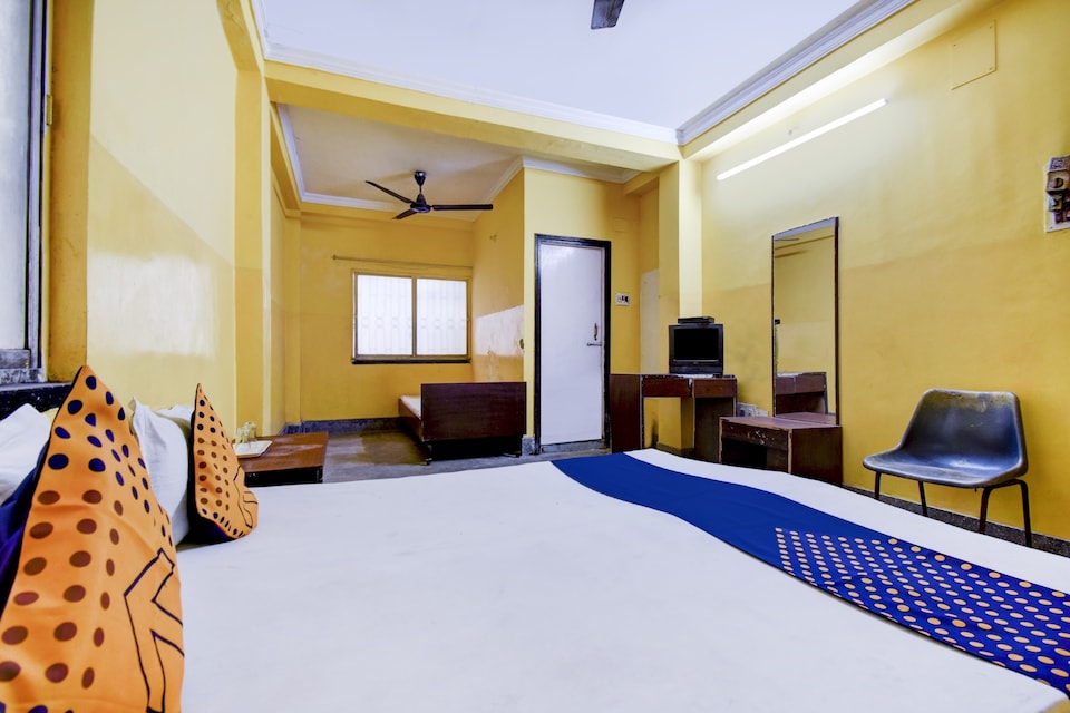 SPOT ON Hotel Piyush, Howrah Kolkata, Kolkata