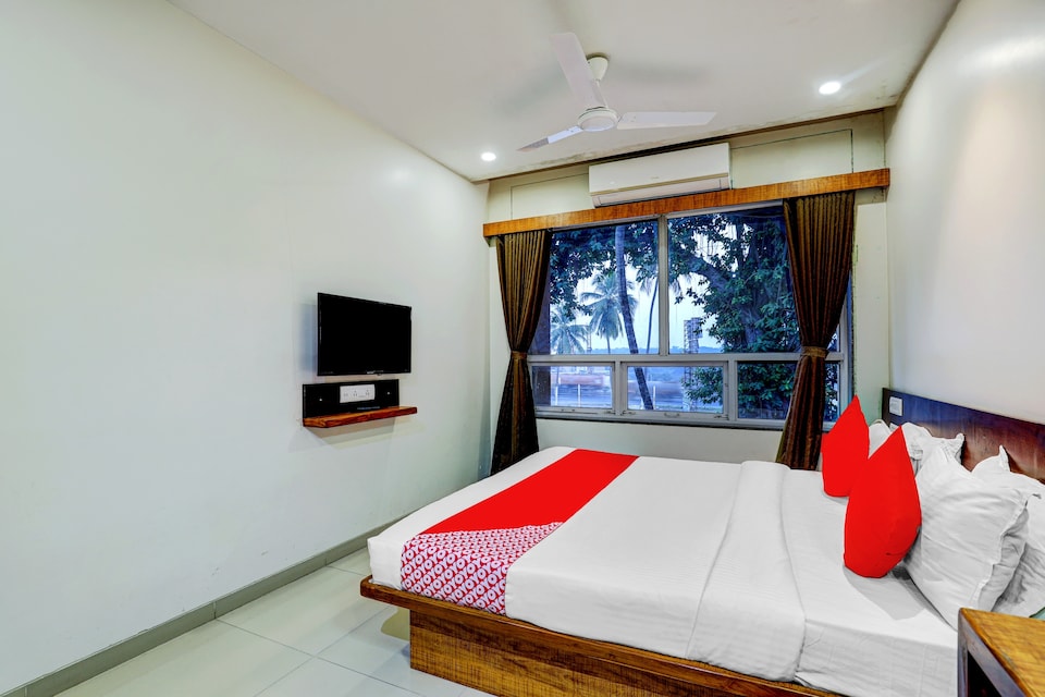 OYO 77491 Hotel Shreenath, Valsad, Valsad