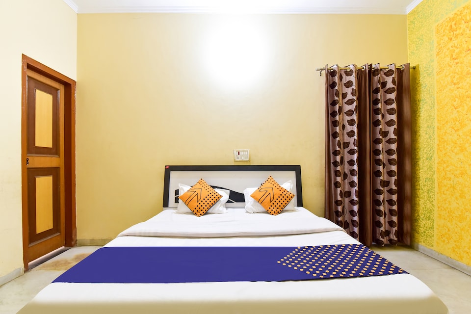 SPOT ON 77492 Hotel Taj Palace, Narnaul City, Narnaul