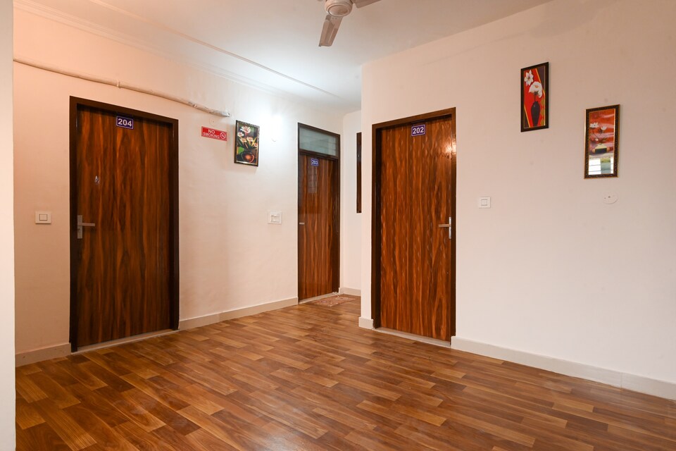 OYO Hotel Ballantine Near Payal Cinema, Old Gurgaon, Gurgaon