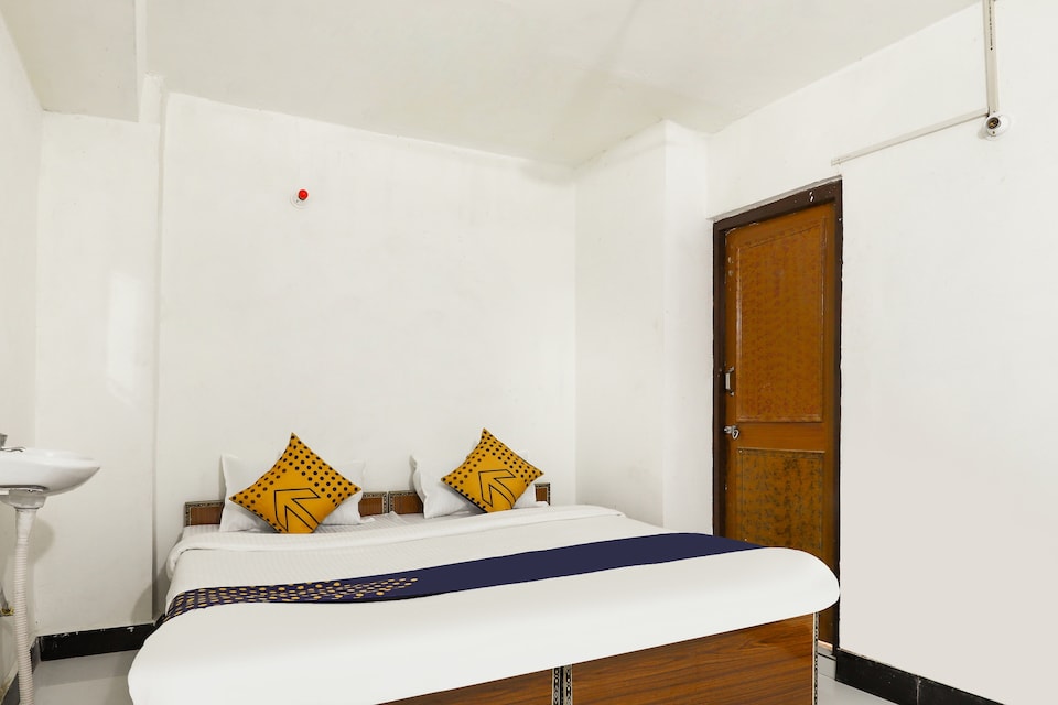 SPOT ON 77538 Diamond Blue Heart, Anand Vihar Delhi, Delhi