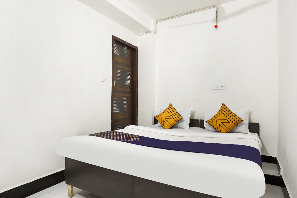 SPOT ON 77538 Diamond Blue Heart, Anand Vihar Delhi, Delhi