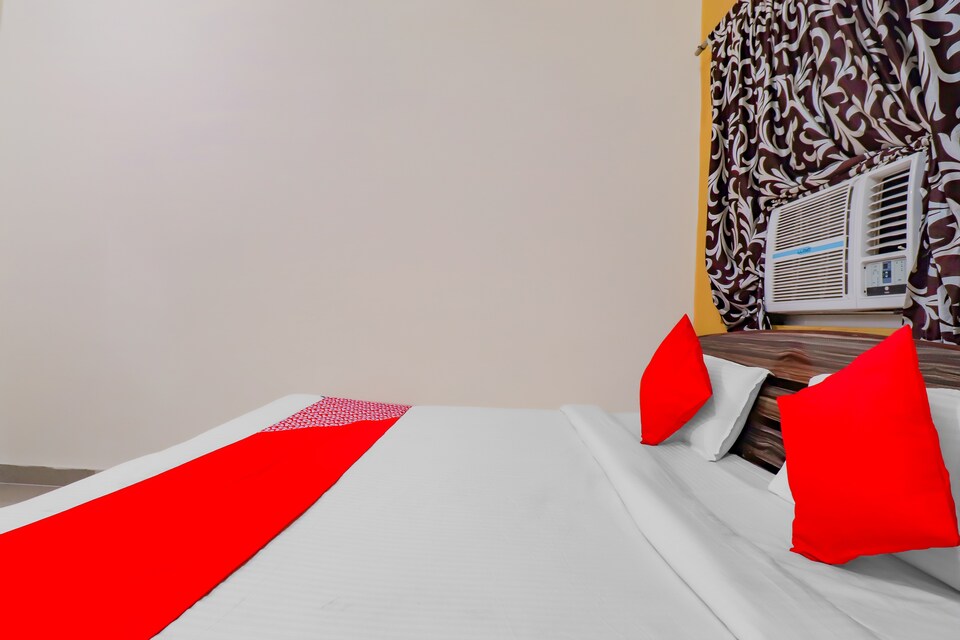 OYO 77555 Shyam Sewa Ashram, Banke Bihari Mandir Vrindavan, Vrindavan