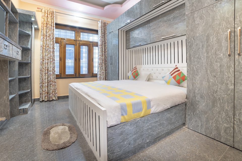 Flagship 77557 Joshi Bhawan, Rispana Pul Dehradun, Dehradun