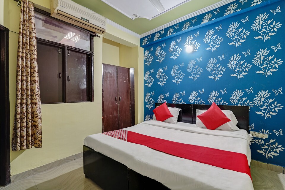 Flagship Baba Guest House, Noida City, Noida