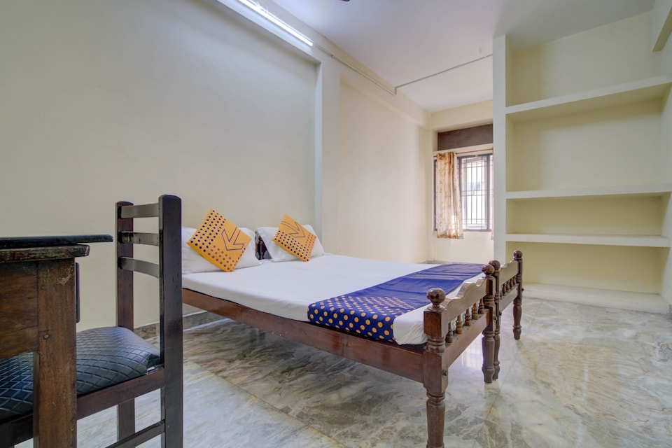 SPOT ON Thomson Inn, Thevara Kochi, Kochi