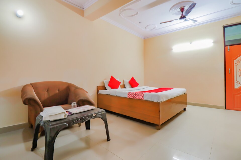 OYO 77590 Hotel Vats, Prem Mandir Vrindavan, Vrindavan