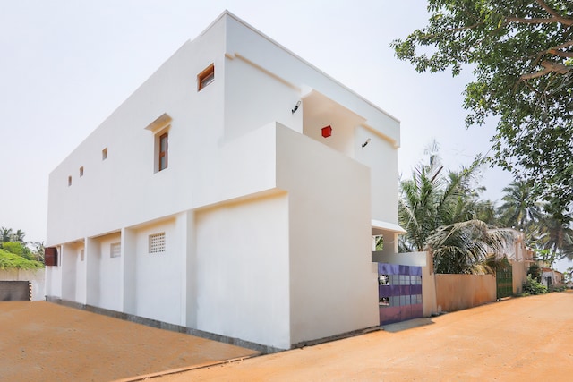 OYO Home 77608 Beach House Studio