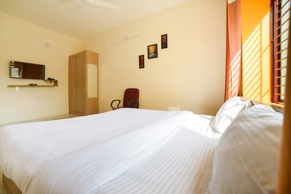 OYO Home Shining Crystal Near Airport, Bapuji Nagar, Bhubaneswar