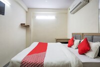 Hotel O 77674 Hotel White Inn