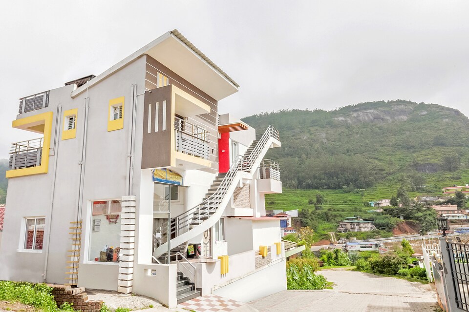 OYO 77682 Mohans Cottage, Ooty Coonoor Road, Ooty