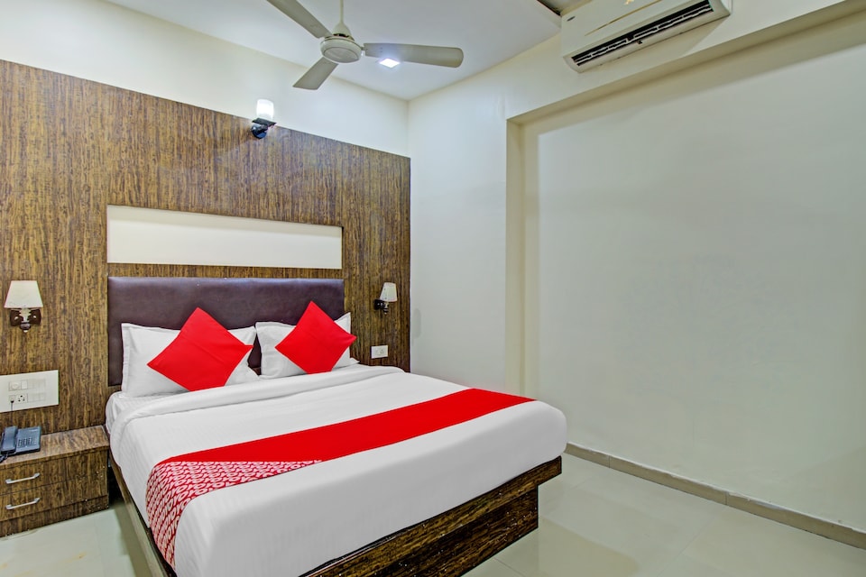 OYO 77701 Hotel Aquarius, Mumbai International Airport, Mumbai