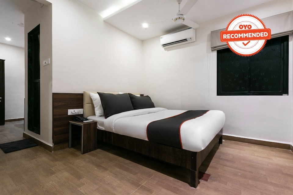 Collection O Golden Tulipz Near Airport Road Metro Station, Mumbai Bandra-Khar-Santacruz, Mumbai