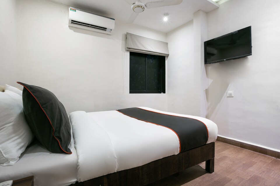 Collection O Golden Tulipz Near Airport Road Metro Station, Mumbai Bandra-Khar-Santacruz, Mumbai