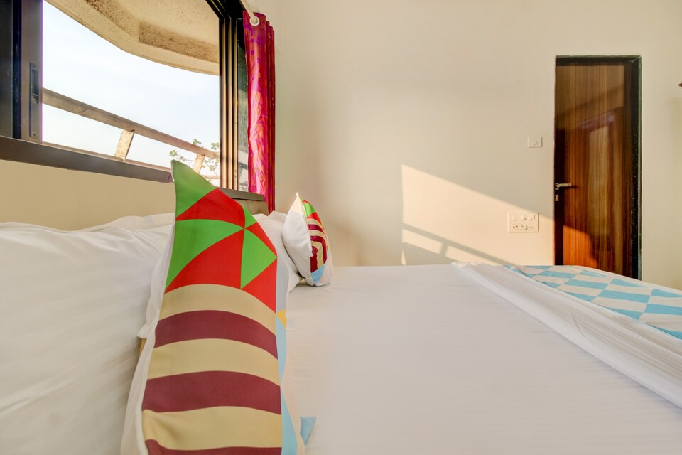 OYO 77735 RSR Homes, Mumbai International Airport, Mumbai