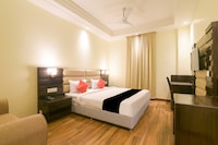 OYO 77736 Hotel Starlight