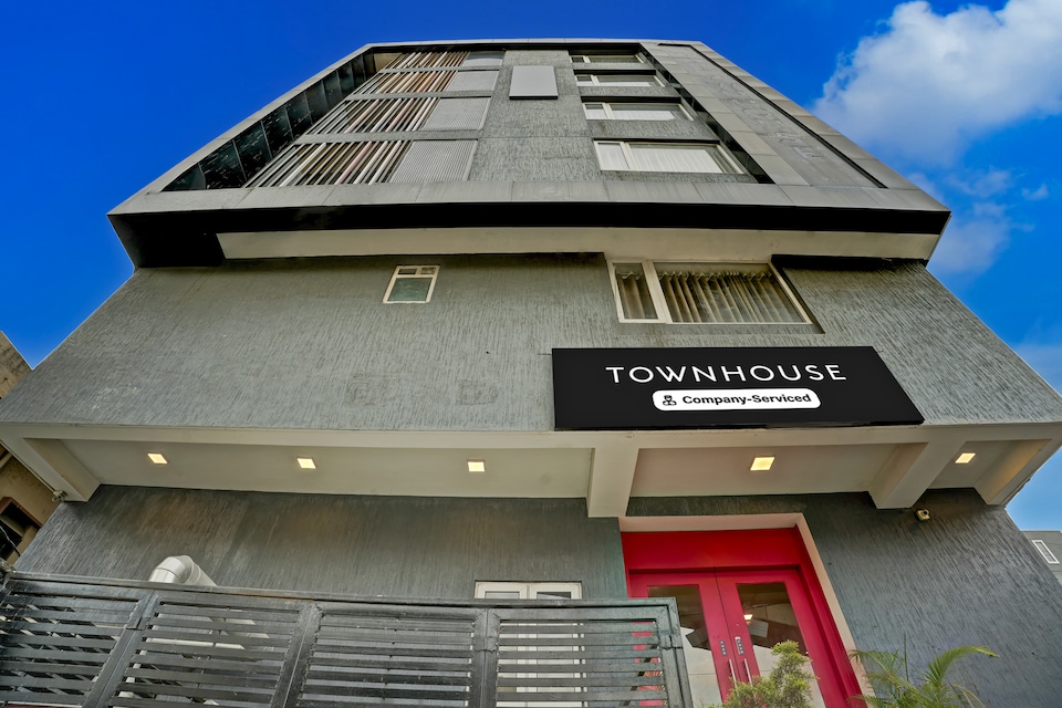 Super Townhouse Ulsoor Near Halasuru Metro Station, Indiranagar Bangalore, Bangalore