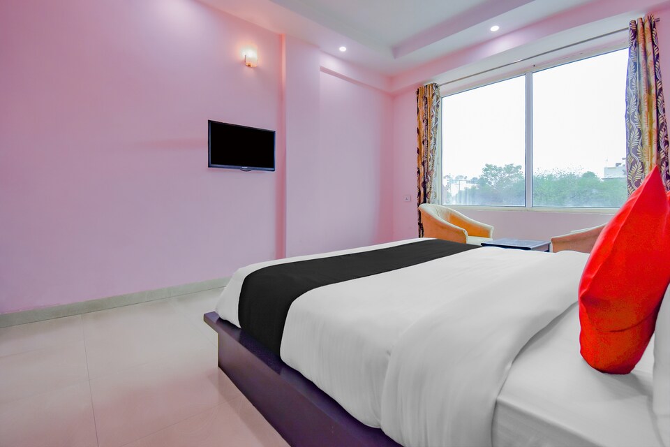 Capital O 77770 Hotel Grand Continental, Bhupatwala Haridwar, Haridwar