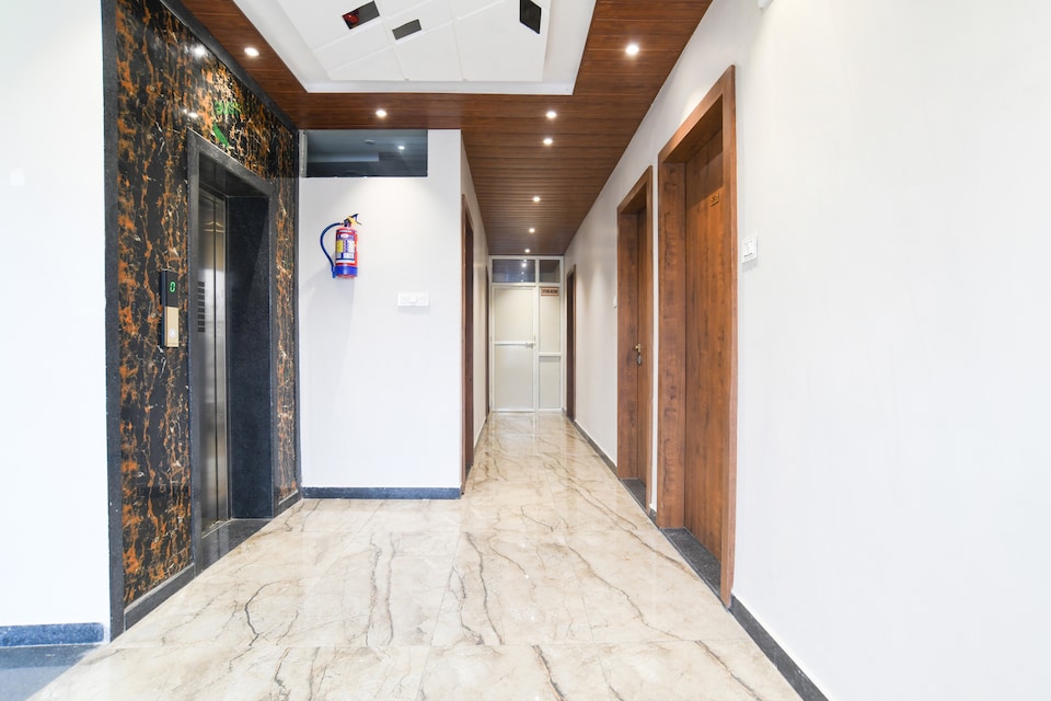  live as IND895, Airport Road - Indore, Indore