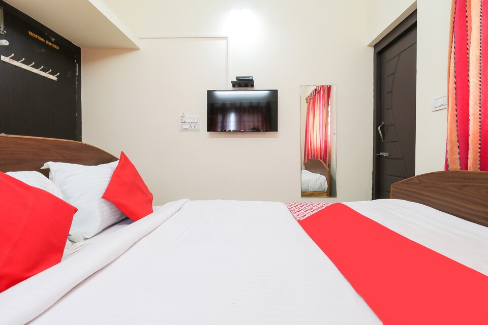 OYO 77779 Giri Palace, Outskirts Trichy, Trichy