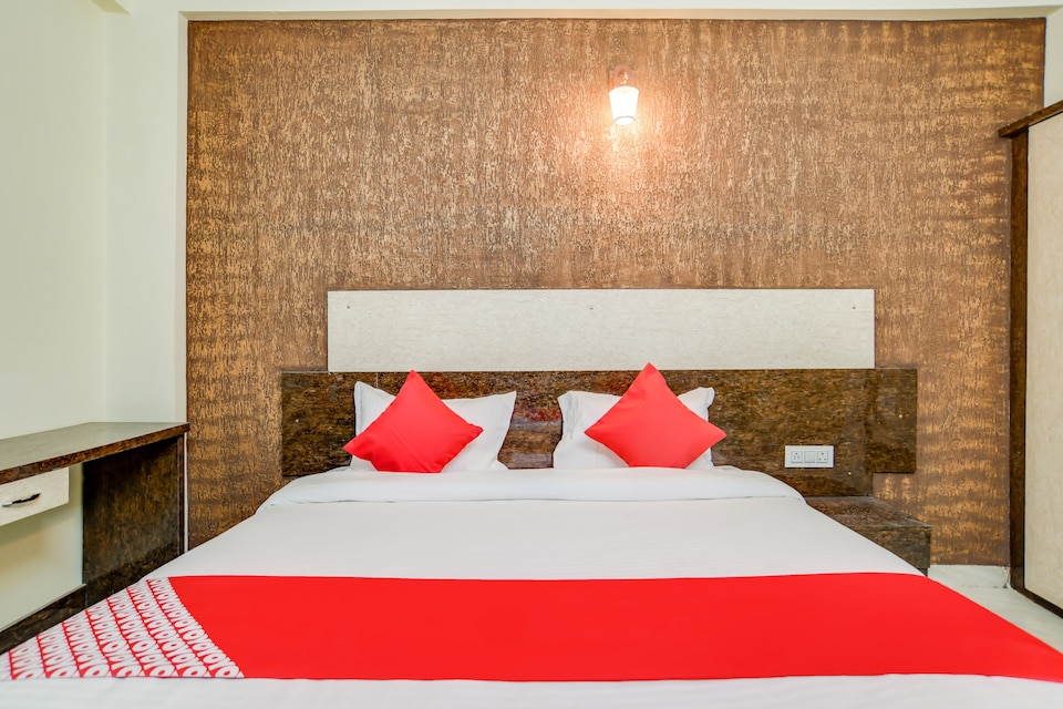 Live on IND932, Vijay Nagar Indore, Indore