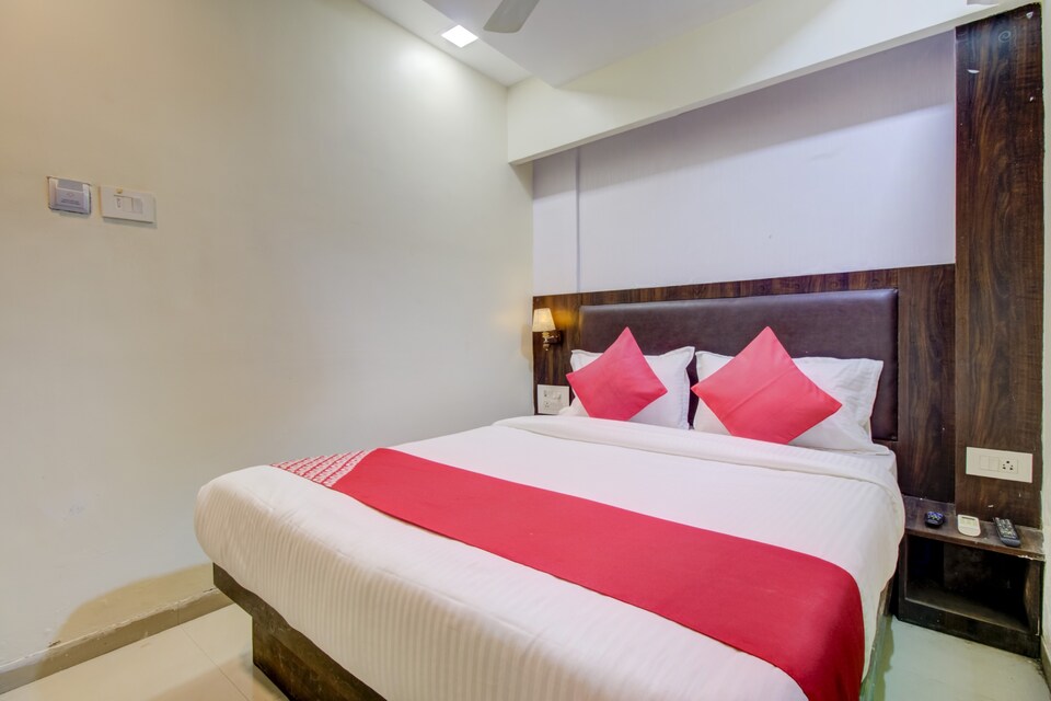 OYO 77803 Hotel Jd Residency, Andheri West, Mumbai