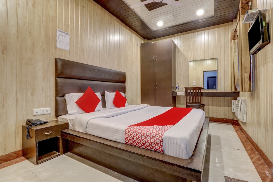 OYO 77804 Hotel Narayana, Meerut, Meerut