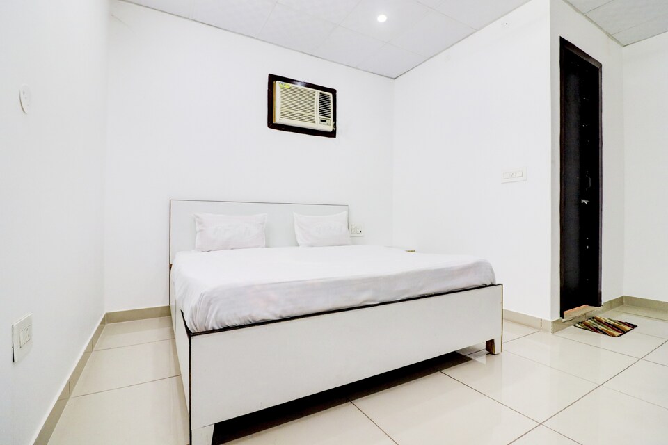 OYO 77805 Hotel Sweet Valley, Ghaziabad City, Ghaziabad