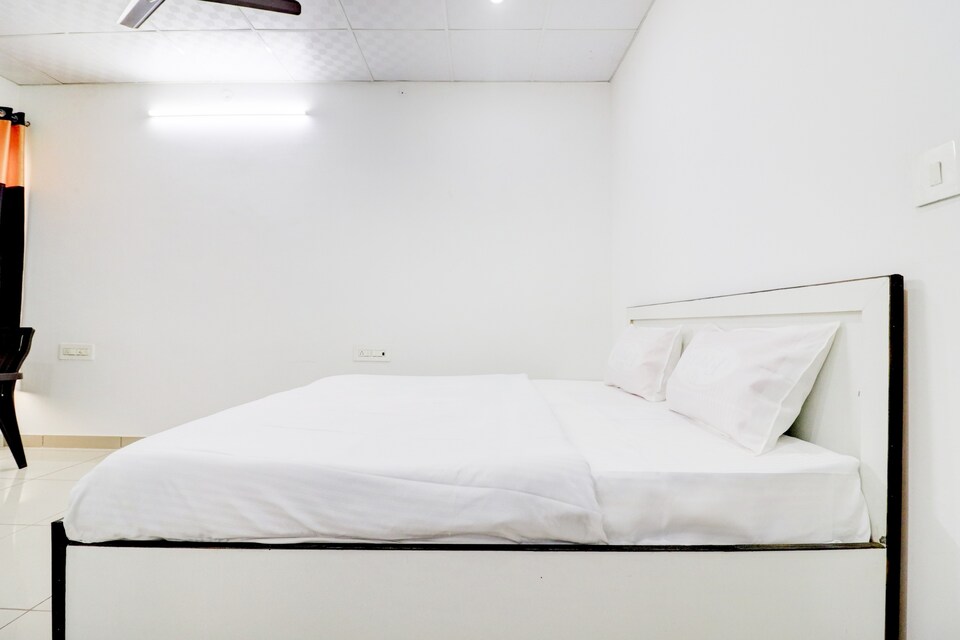 OYO 77805 Hotel Sweet Valley, Ghaziabad City, Ghaziabad