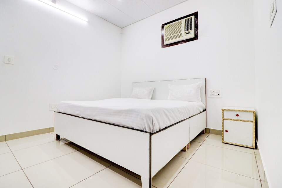 OYO 77805 Hotel Sweet Valley, Ghaziabad City, Ghaziabad