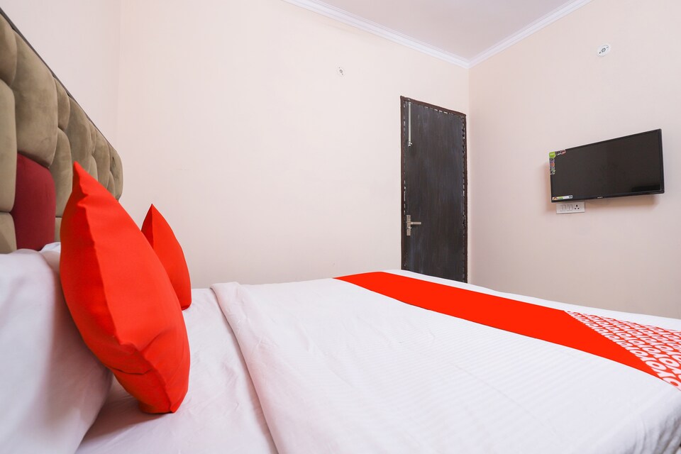 OYO Shahdara Inn, Anand Vihar Delhi, Delhi