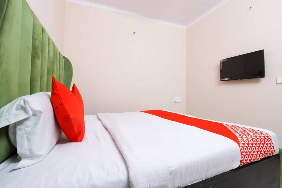 OYO Shahdara Inn, Anand Vihar Delhi, Delhi