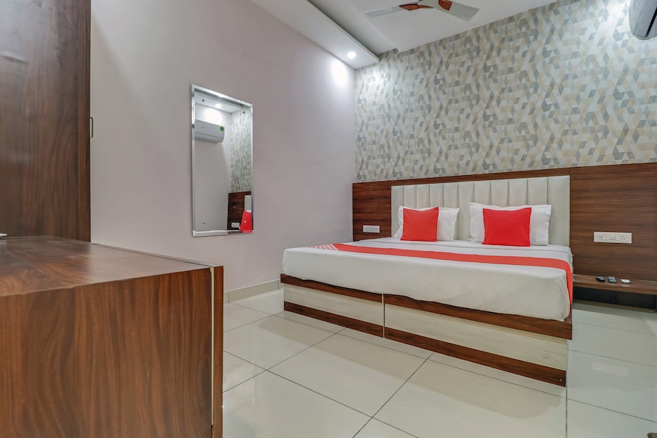 Hotel O Skyla, Zirakpur, Zirakpur