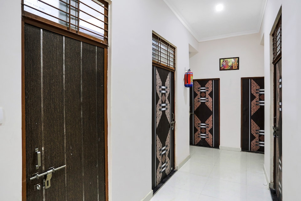 Hotel O Prayag Darshan Inn, Rambagh Allahabad, Prayagraj