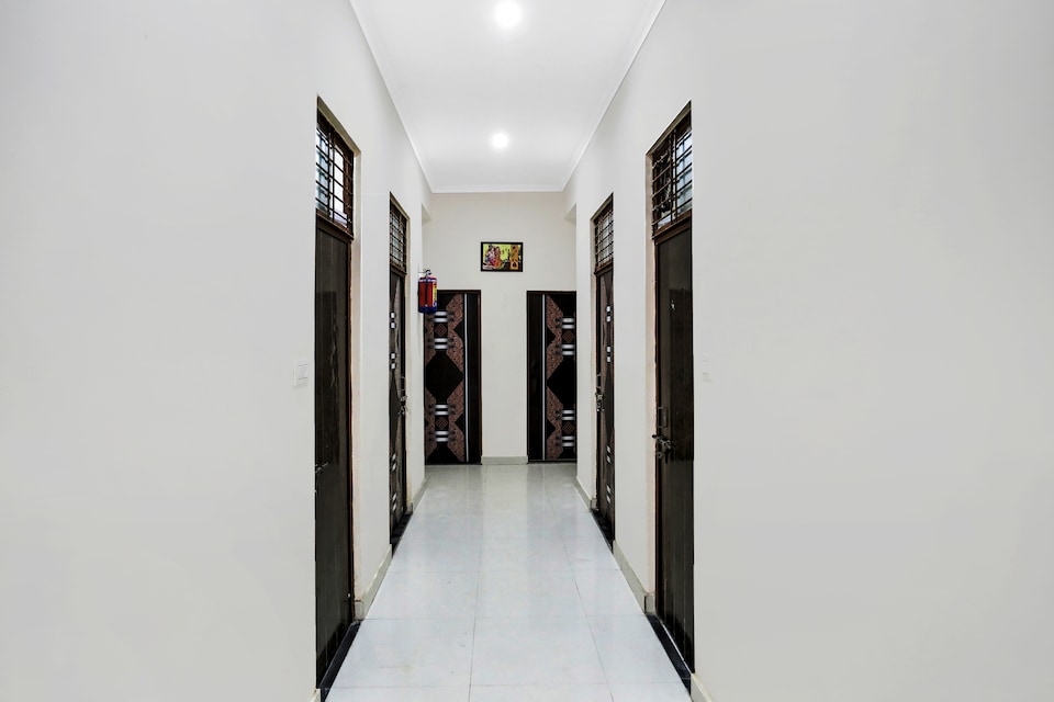 Hotel O Prayag Darshan Inn, Rambagh Allahabad, Prayagraj